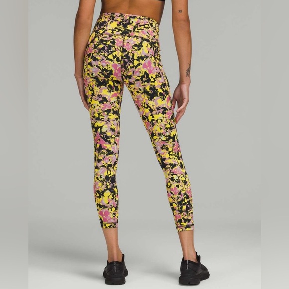 lululemon athletica Pants - Lululemon Swift Speed High-Rise Tight 25"
Inflect Floral Highlight sz 4 EUC